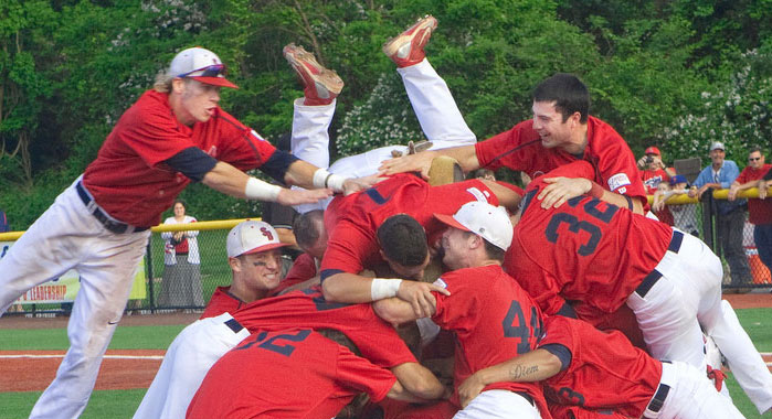 Seawolves celebrate victory