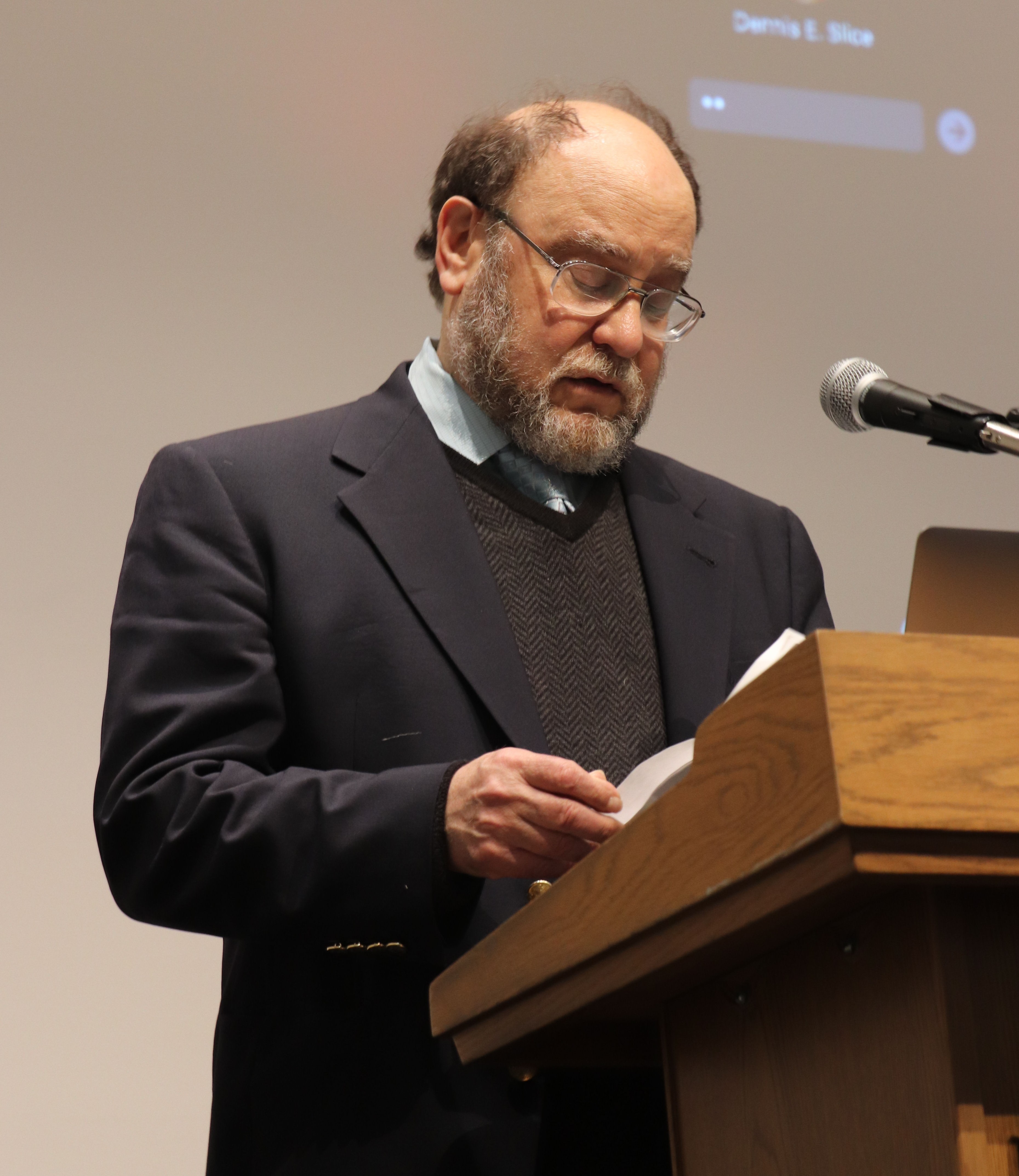Fred L. Bookstein at the podium introducing Dr. Slice's Rohlf Medal lecture
