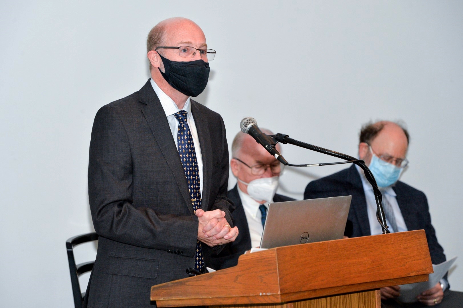 Dean Adams at the podium introducing the Rohlf Medal lecture