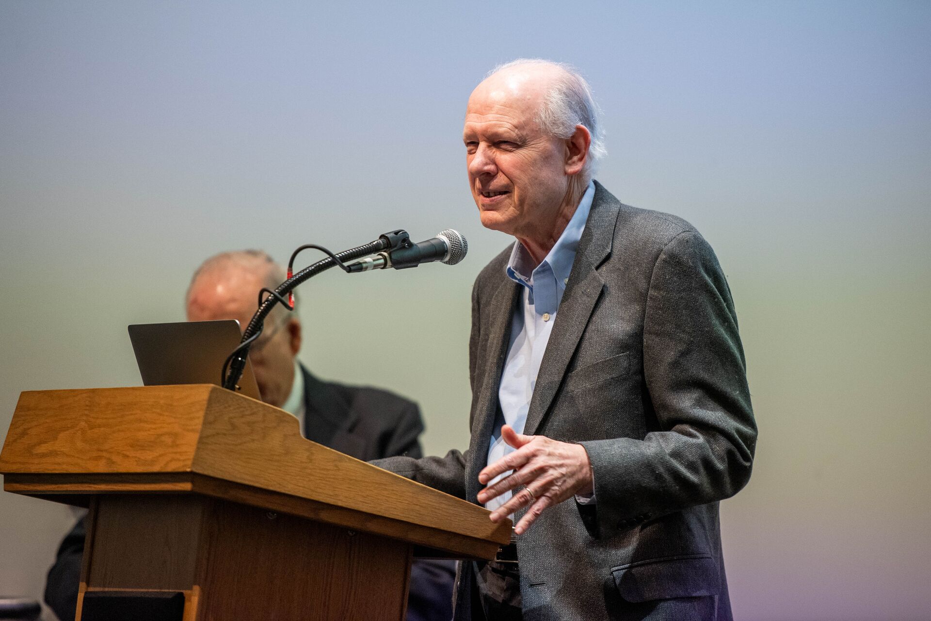 Eric Delson at the podium introducing the Rohlf Medal lecture