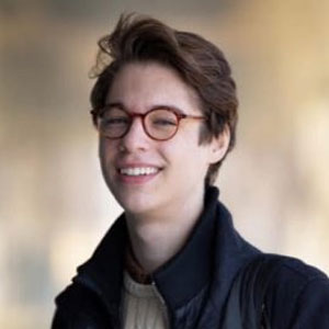 Headshot of Elias Kluiszo