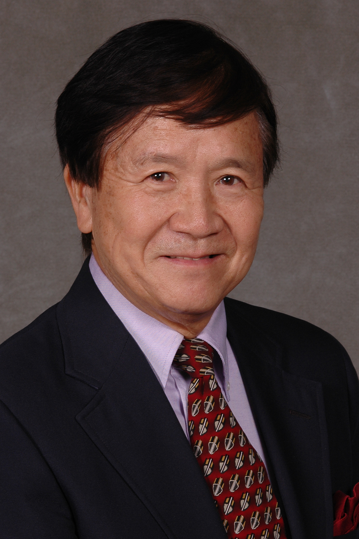 Headshot of Fu-Pen Chiang