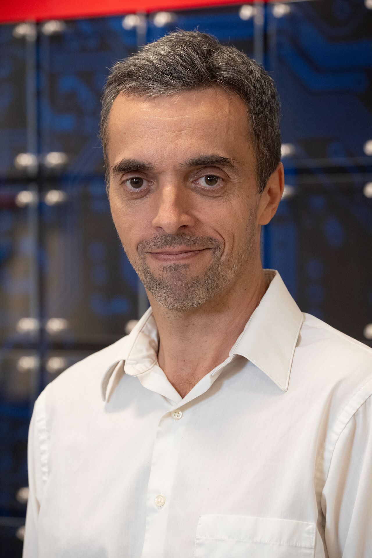 Headshot of Carlos Colosqui