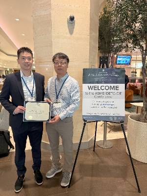 Professor Shikui Chen and his student receive the ASME Mechanism Award