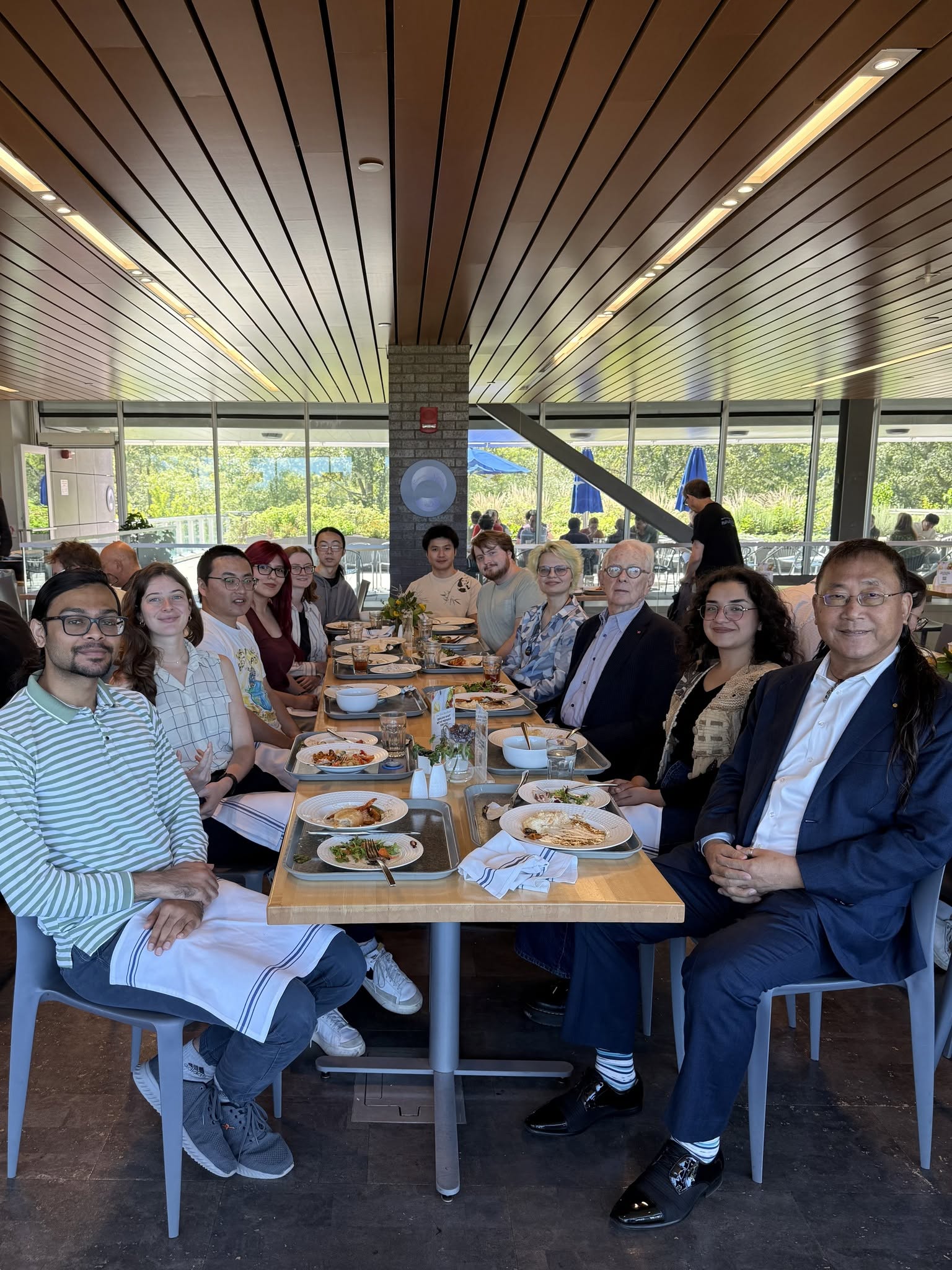 Lunch with Prof. Sheldon Glashow, Prof. Chang Kee Jung, and Graduate Students