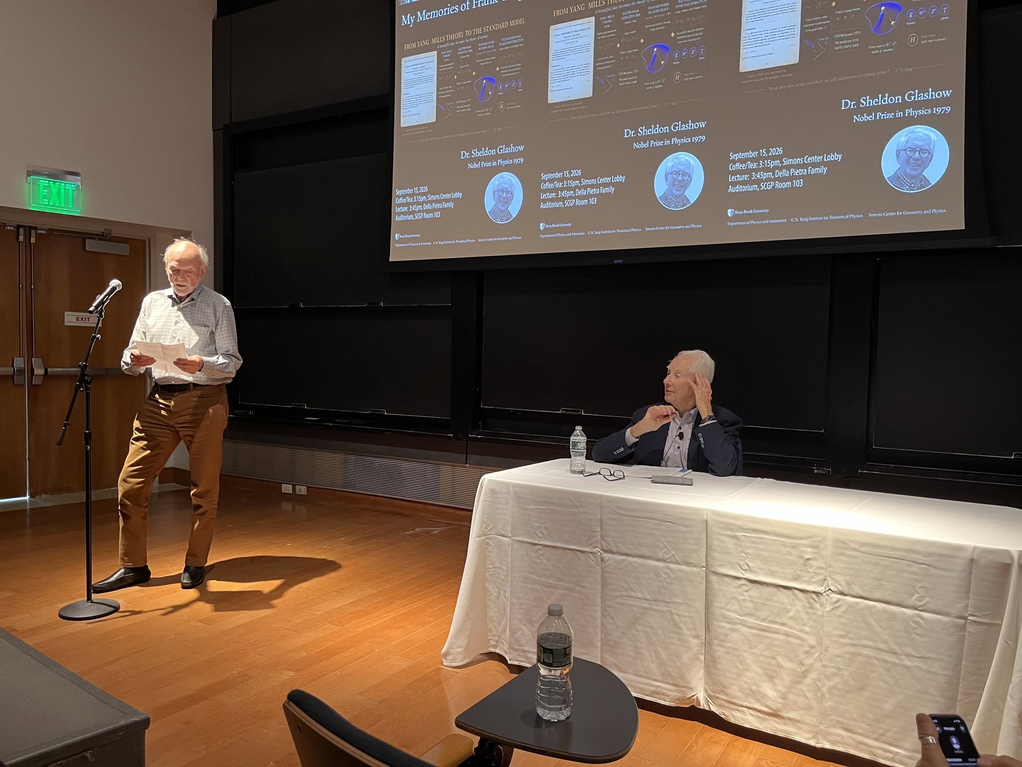 Prof. Barry Barish introducing Prof. Sheldon Glashow