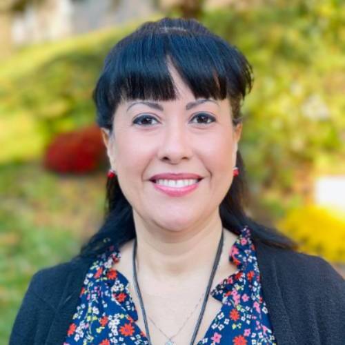 Linda Santos portrait