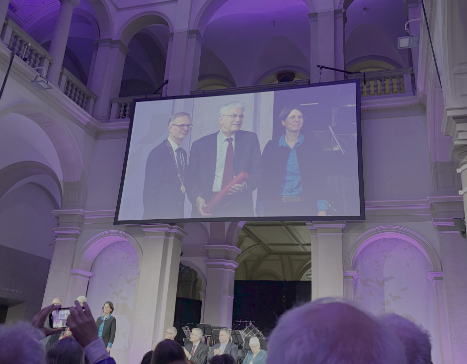 Honorary doctorate to George Sterman