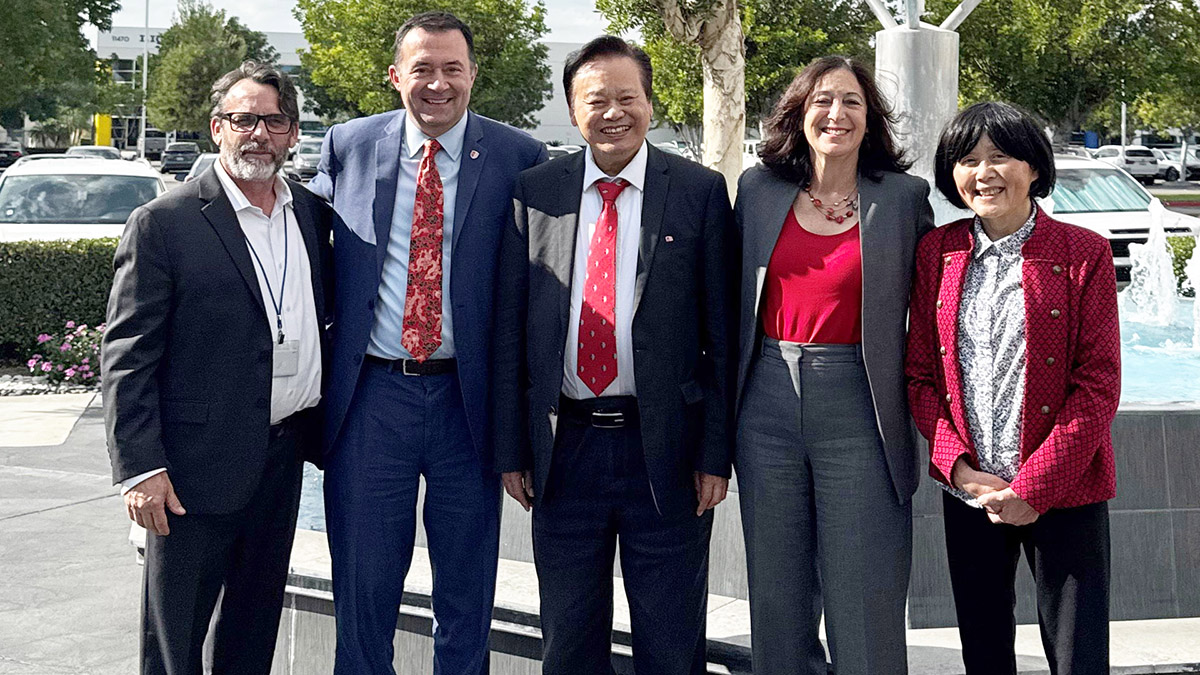 Historic Gift to the C.N. Yang Institute for Theoretical Physics