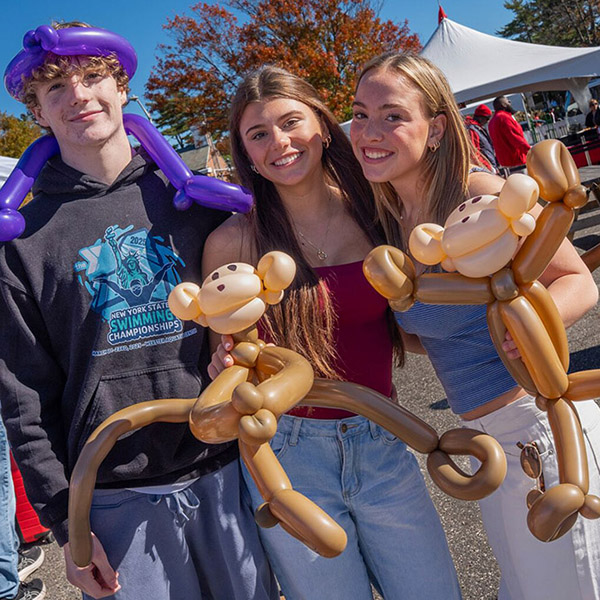 stony brook university homecoming students 