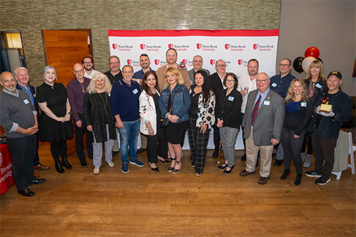 Jewish alumni network group photo
