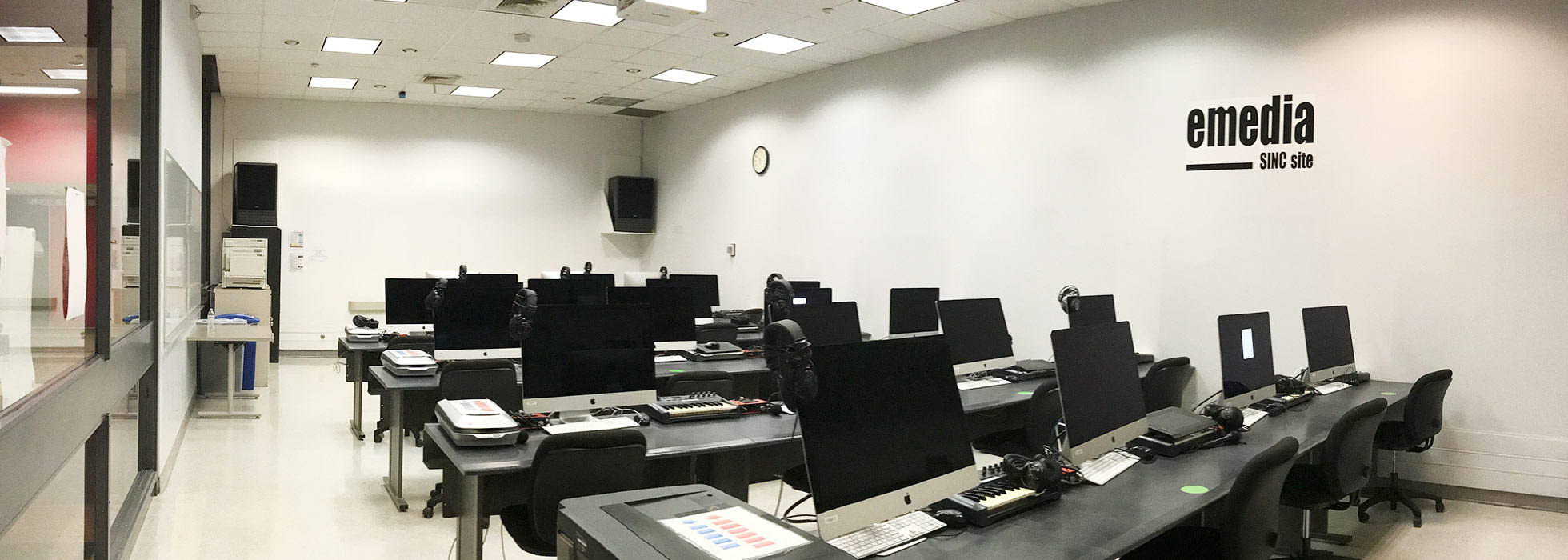 Fine Arts Sinc Site has a lot of iMac in the room.