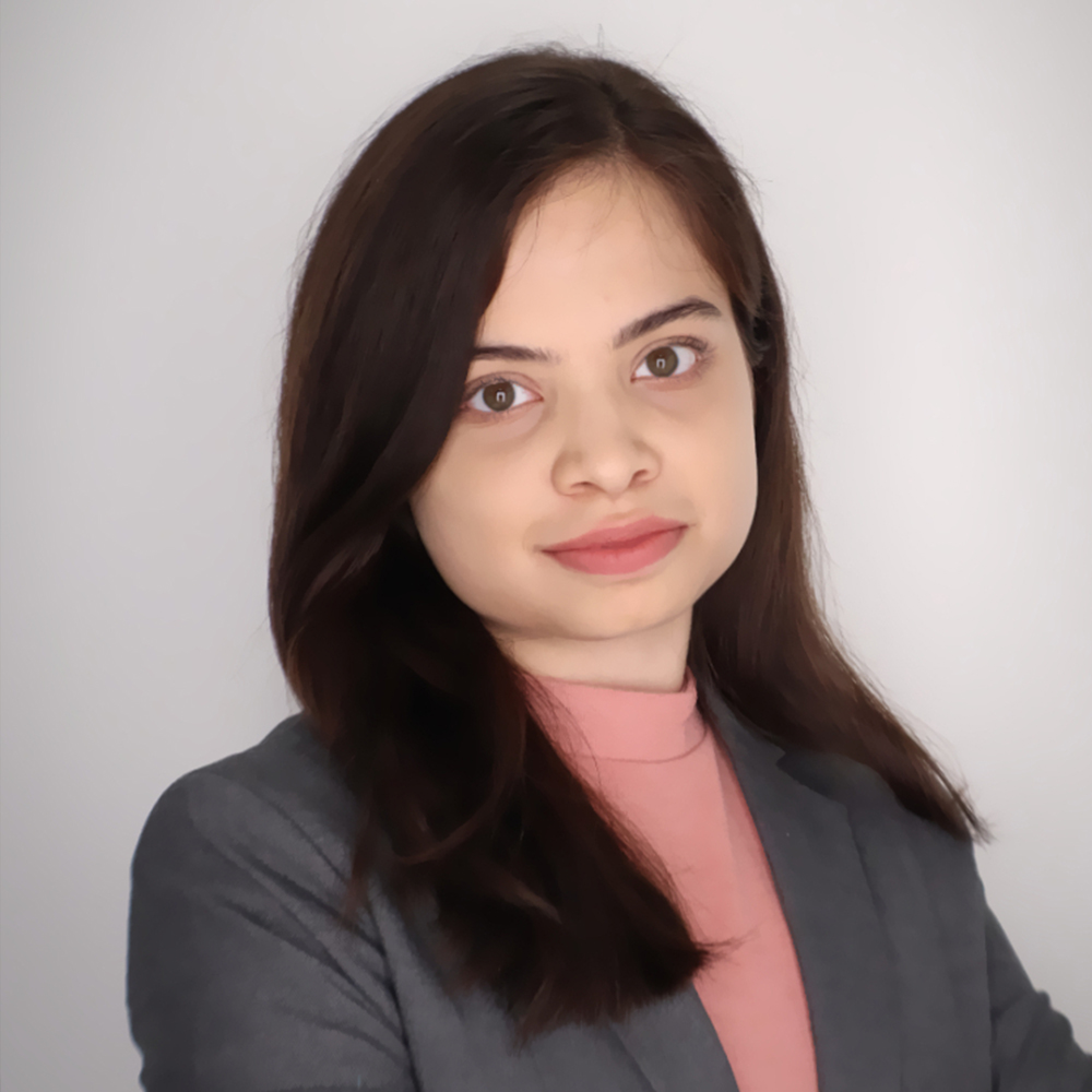 Headshot of Aina Parashar