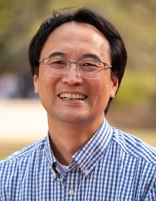 Aaron Kim Headshot
