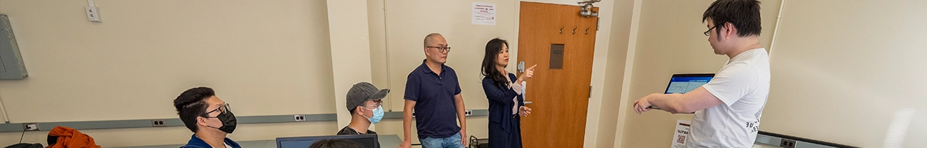 Blockchain lab student presenting to class