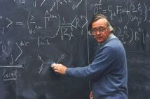 Professor Van Nieuwenhuizen teaching quantum field theory.