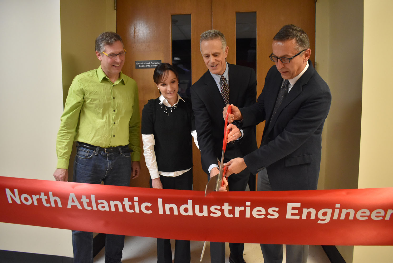 The College of Engineering and Applied Sciences Opens North Atlantic Industries Engineering Teaching Lab