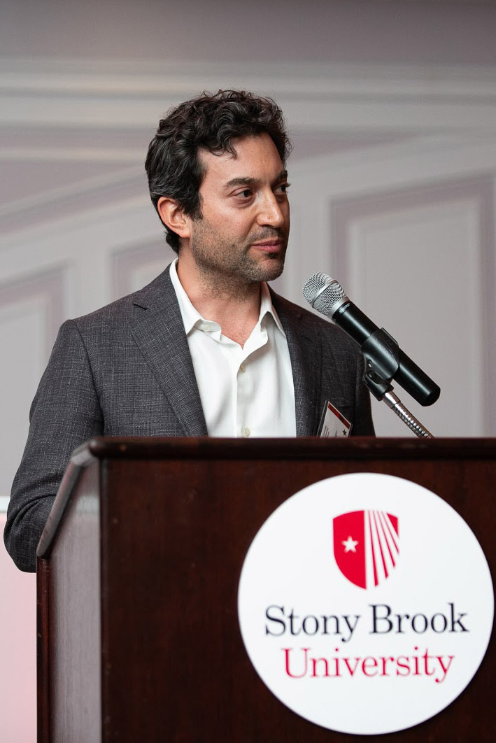 Oringer spent the afternoon on the Stony Brook campus, joining Dean Sotiropoulos, students and faculty for a “fireside chat” entitled: Risk and Reward: the Ultimate Balance