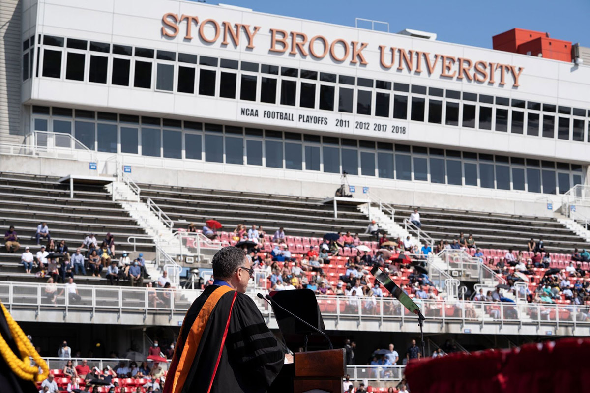 Dean Fotis Sotiropoulos addresses CEAS students at Stony Brook’s 2021 Commencement Ceremony on May 20