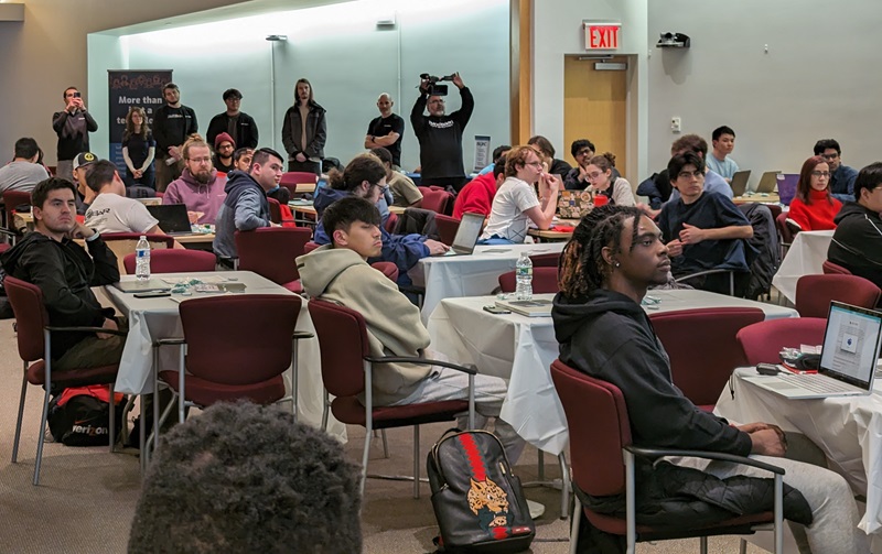 Hack@CEWIT 2024 Crowd