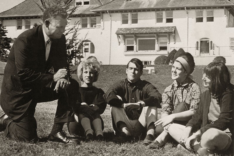 Southampton College president Edward C. Glanz talking to students on campus. From the 1965 Sandpiper yearbook, courtesy of John Waldron.