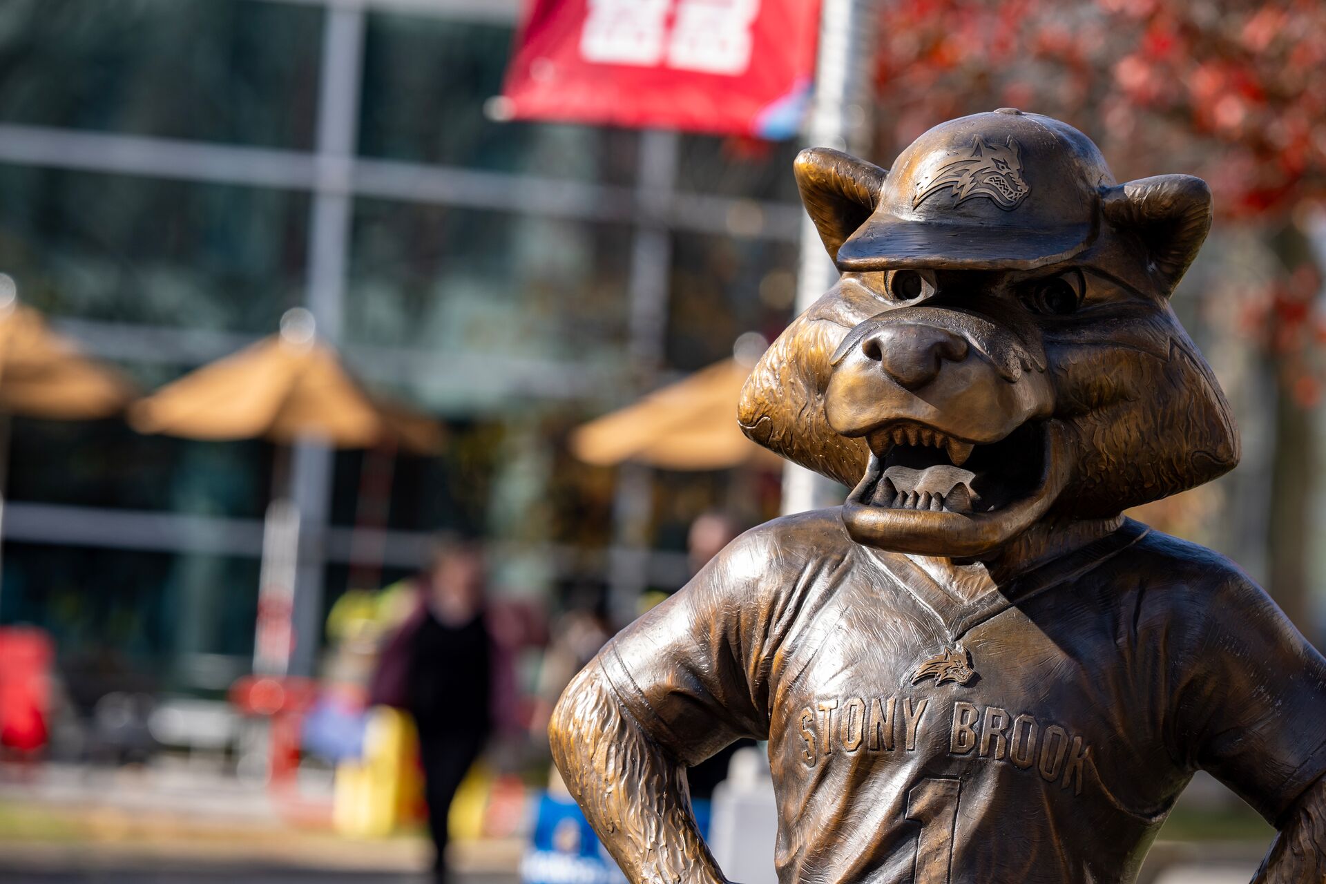 wolfie statue