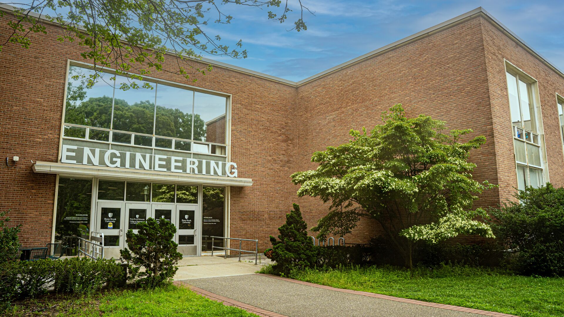 Engineering Building, which houses the CEAS Office for Advising.