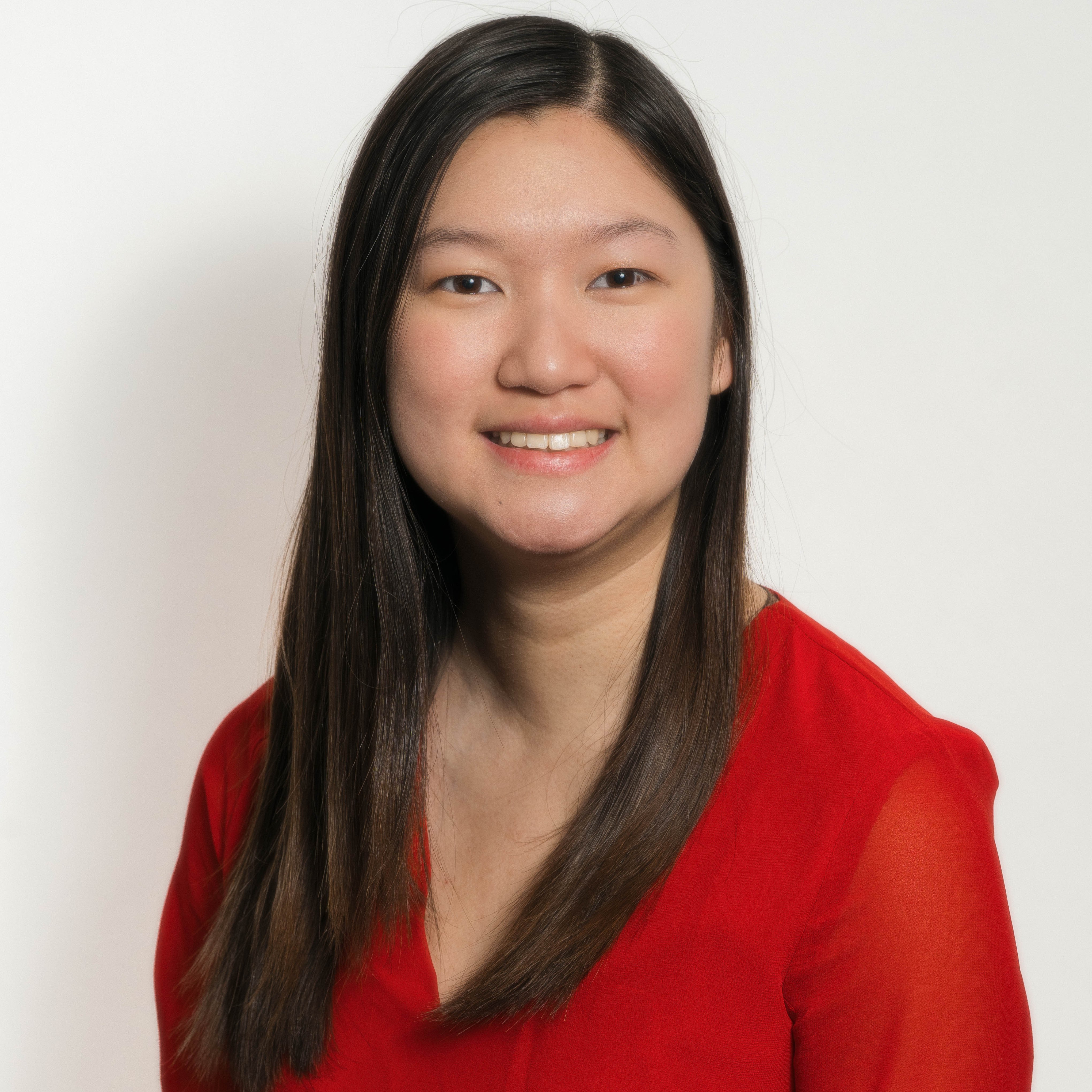 Emmi Lu Headshot