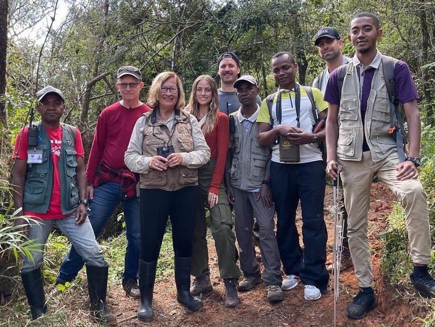Dr. Patricia Wright, ICTE researchers, and outreach participants