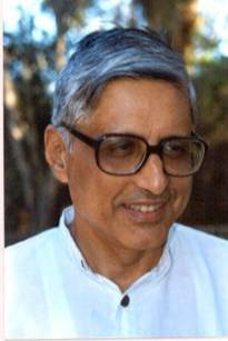 Raj Mohan Gandhi headshot
