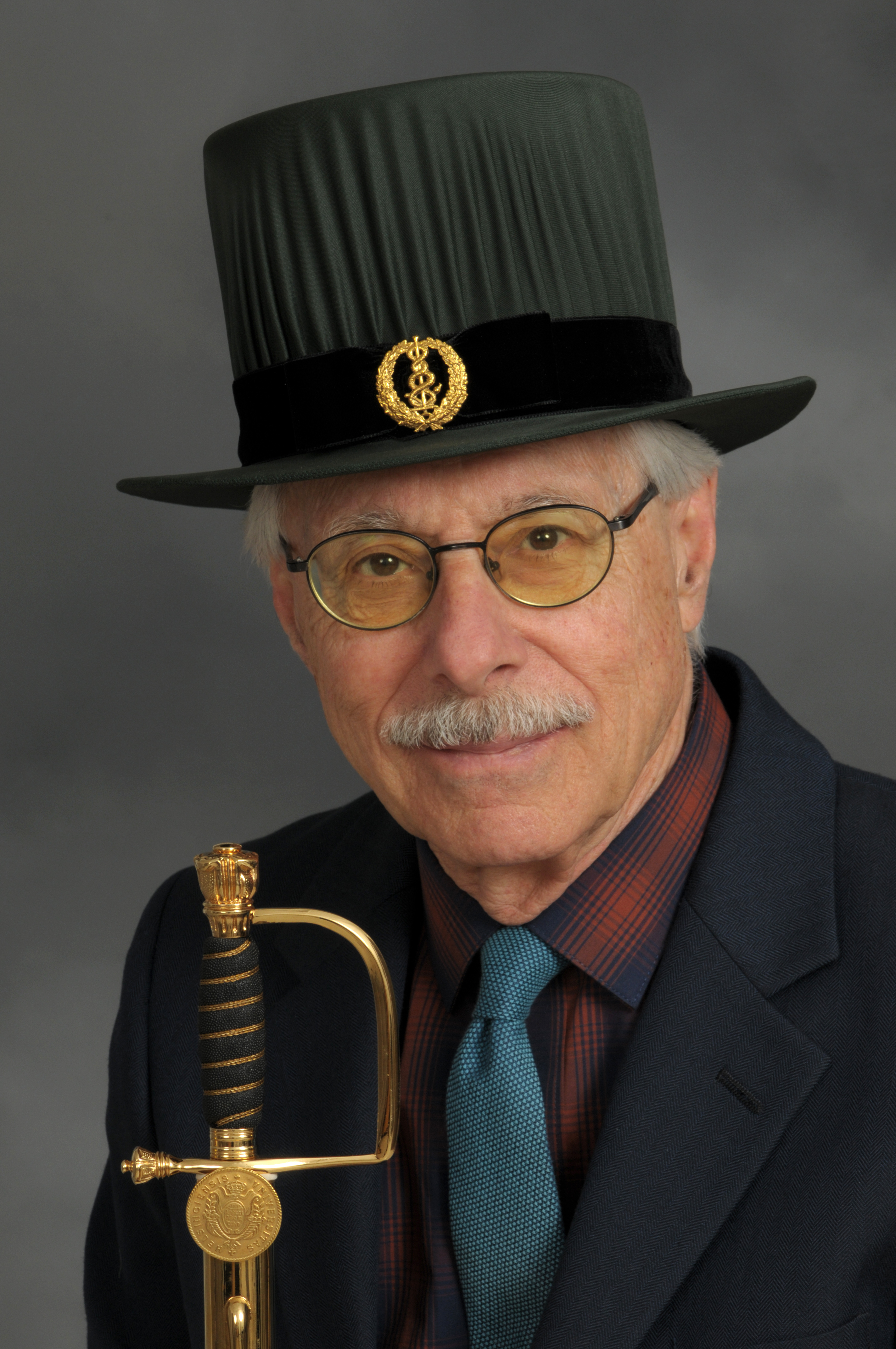 Dr. Lorne Golub headshot