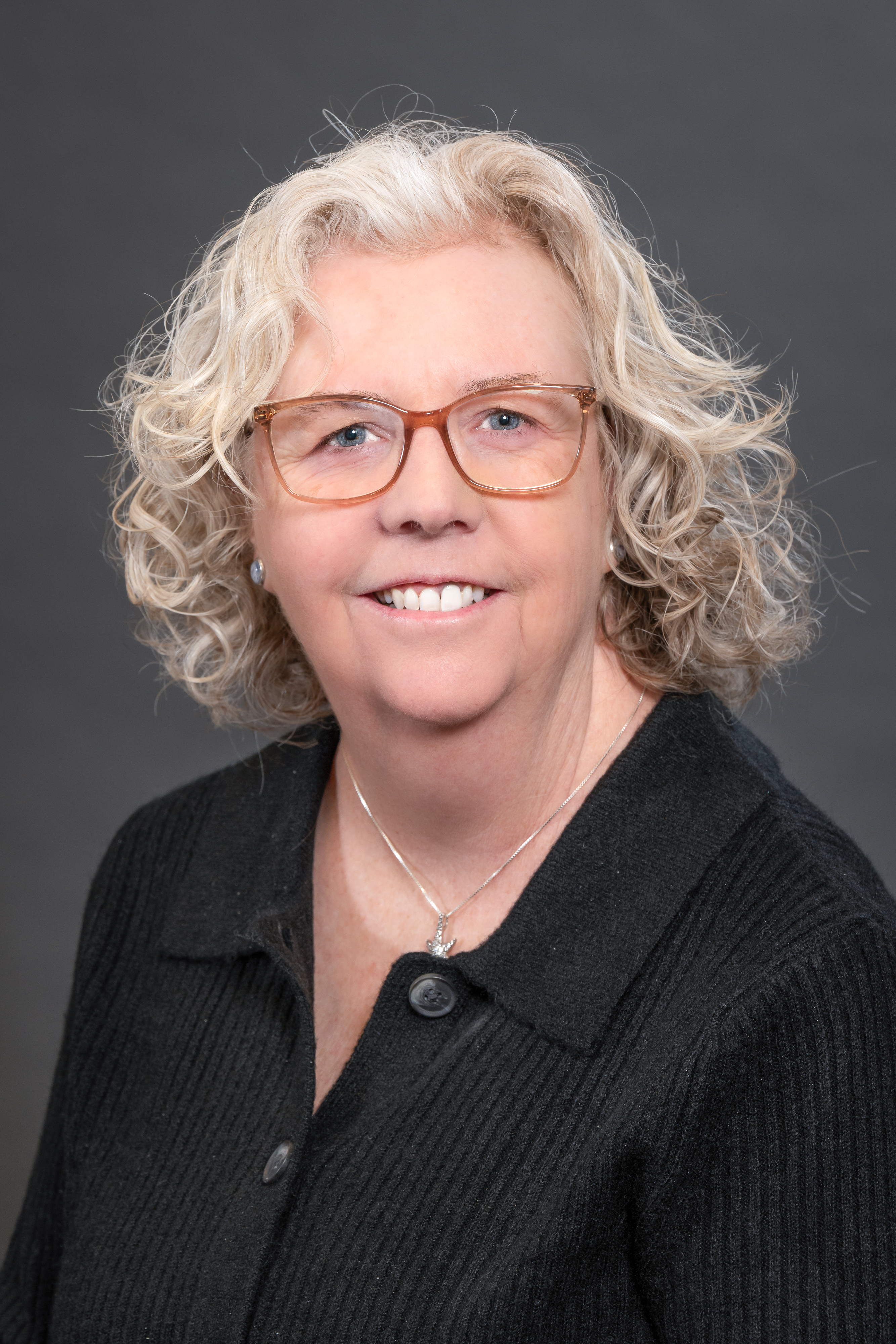 Deb Murphy headshot