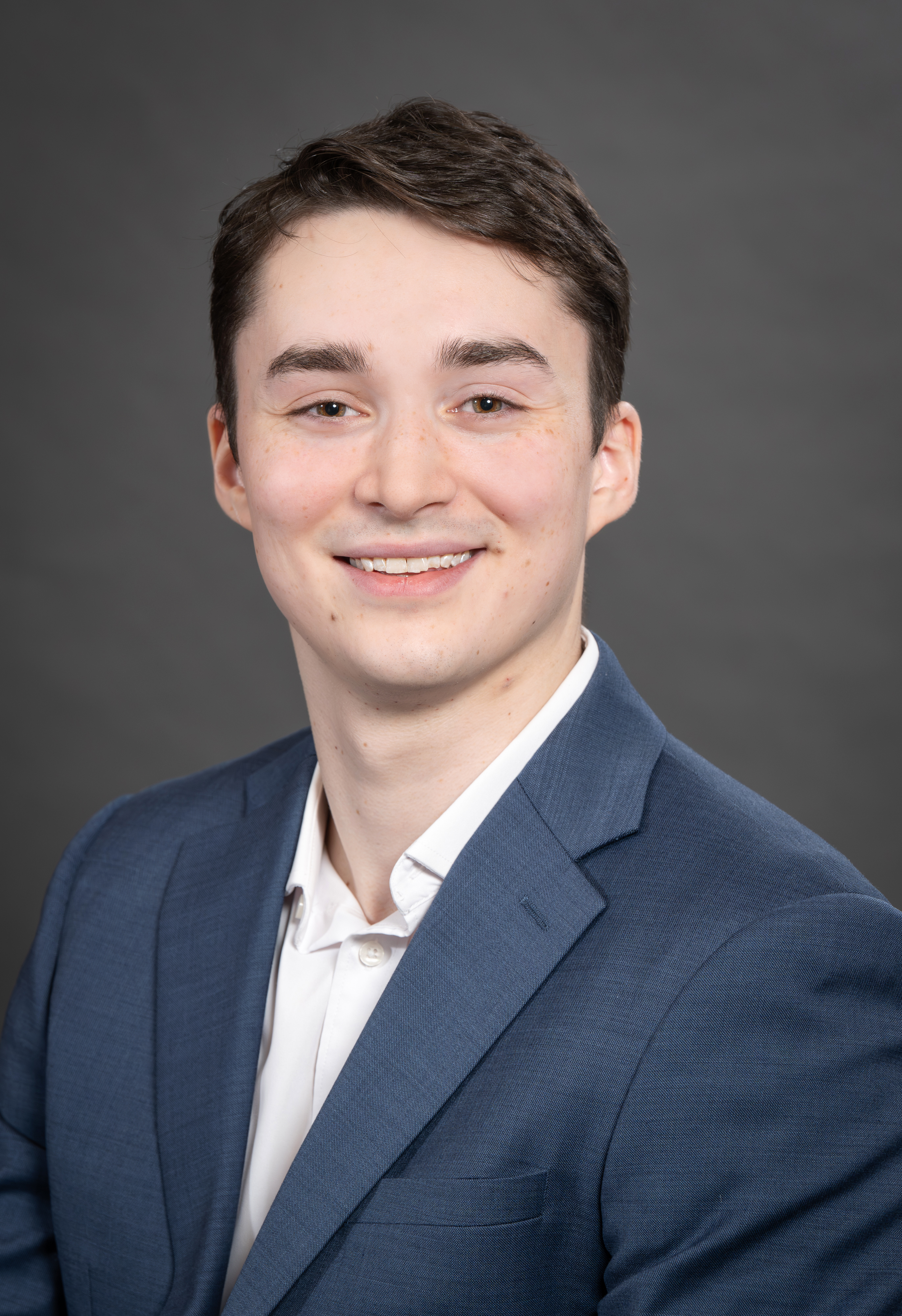 Andrew Nicholl headshot