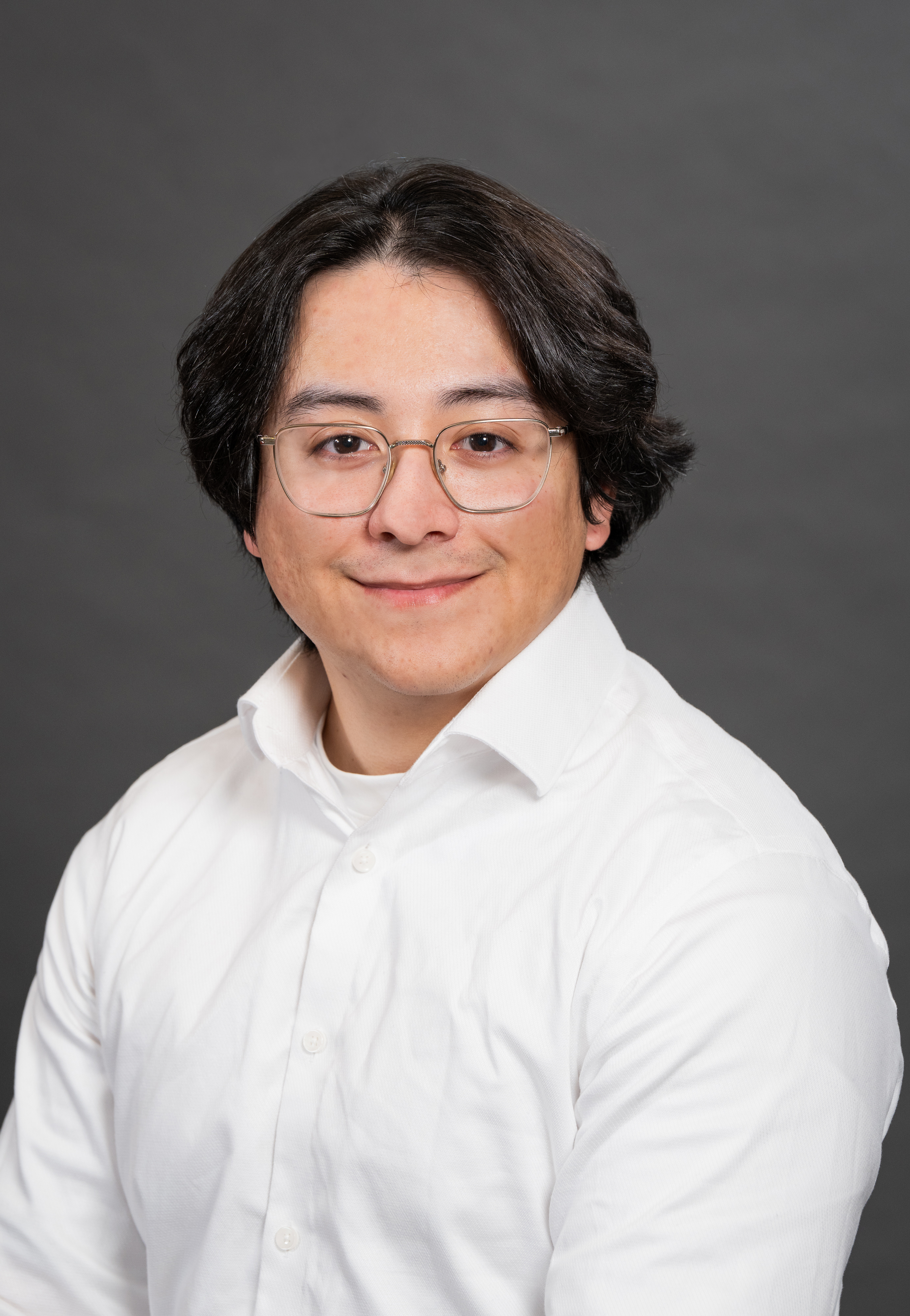 Armando Rodriguez headshot
