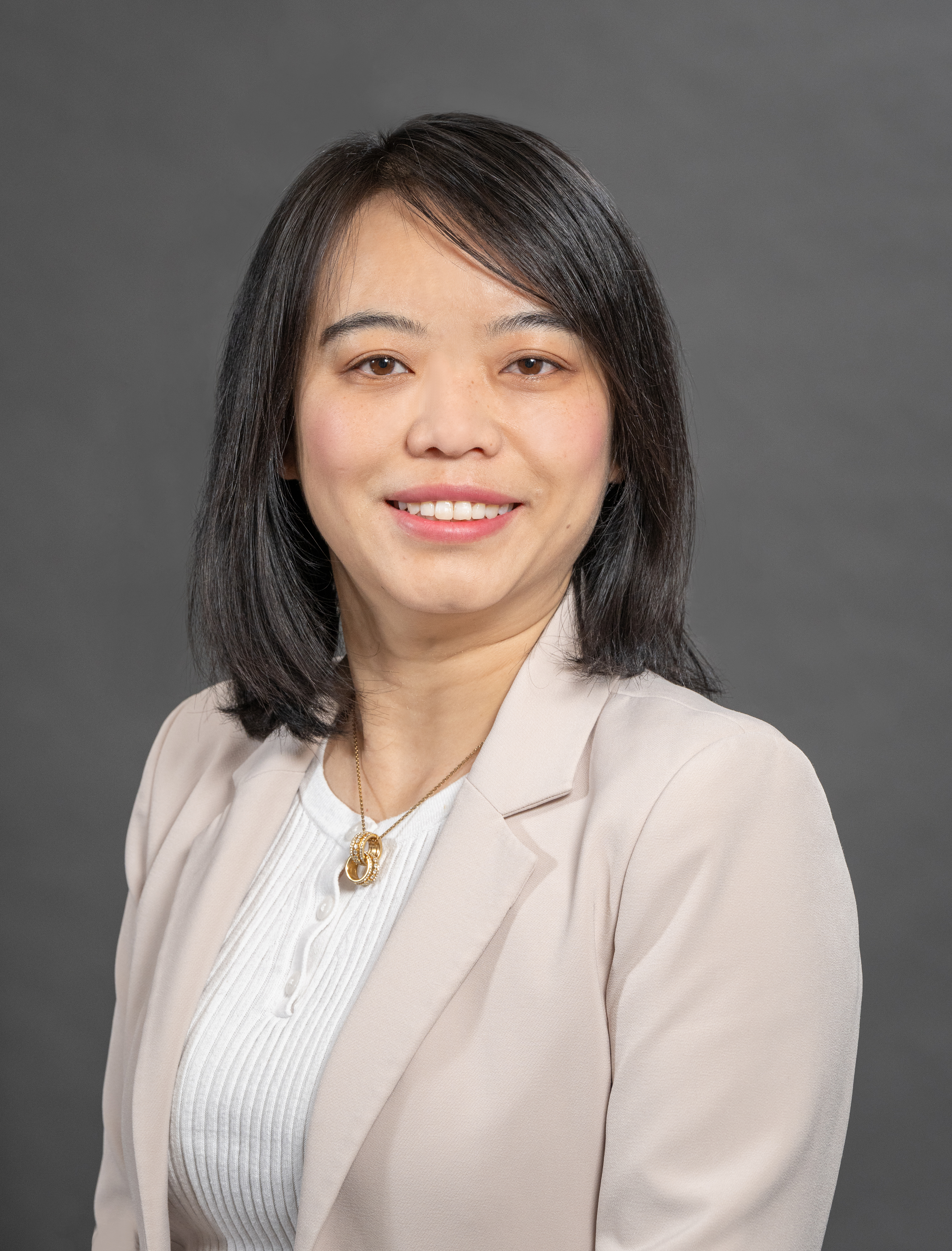 Shan Yan headshot