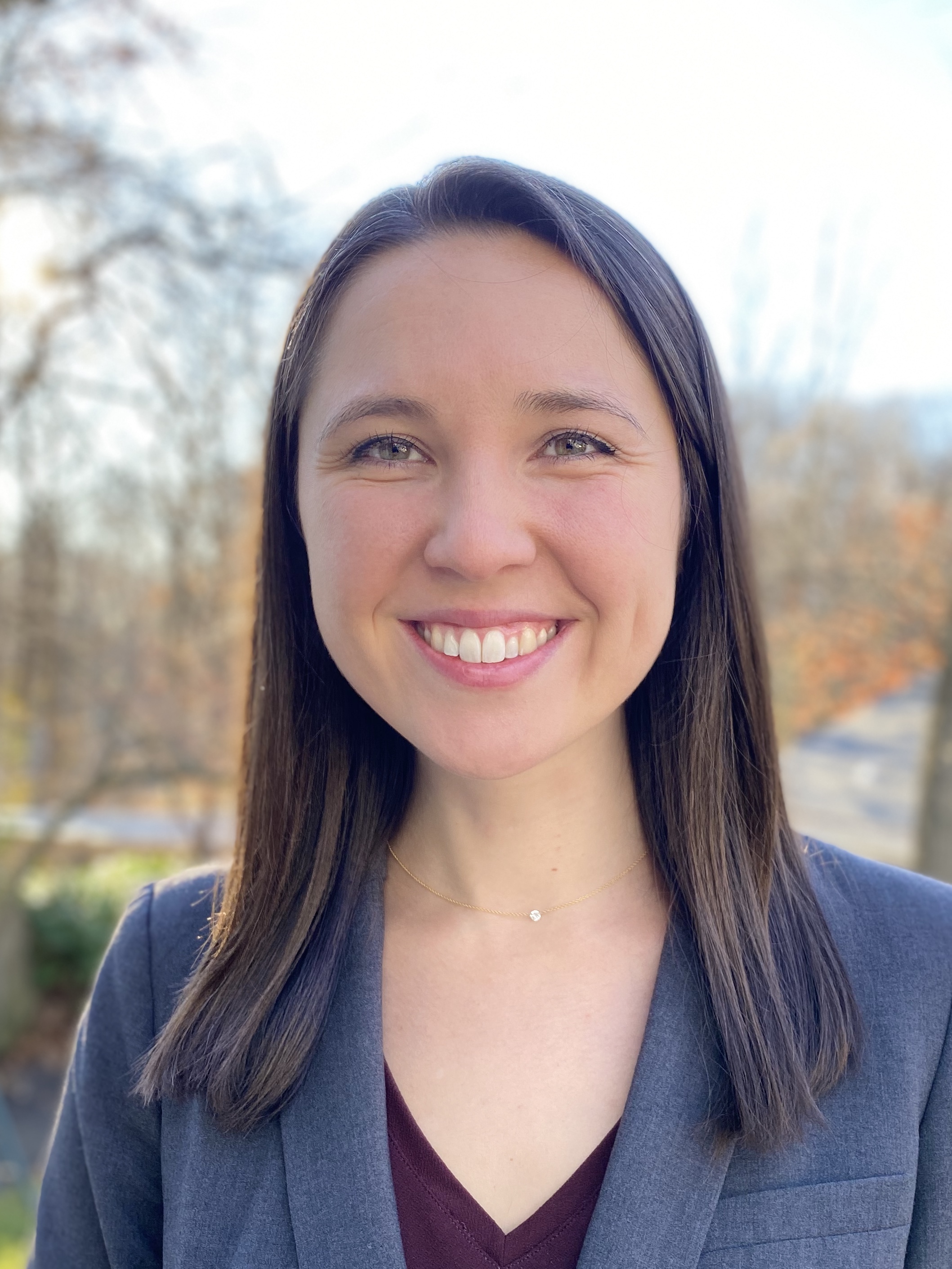 Lisa Housel Headshot