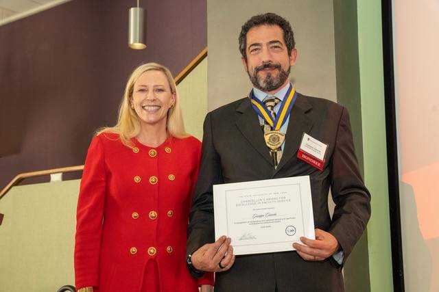 Giuseppe Gazzola receiving the Chancellor's Award