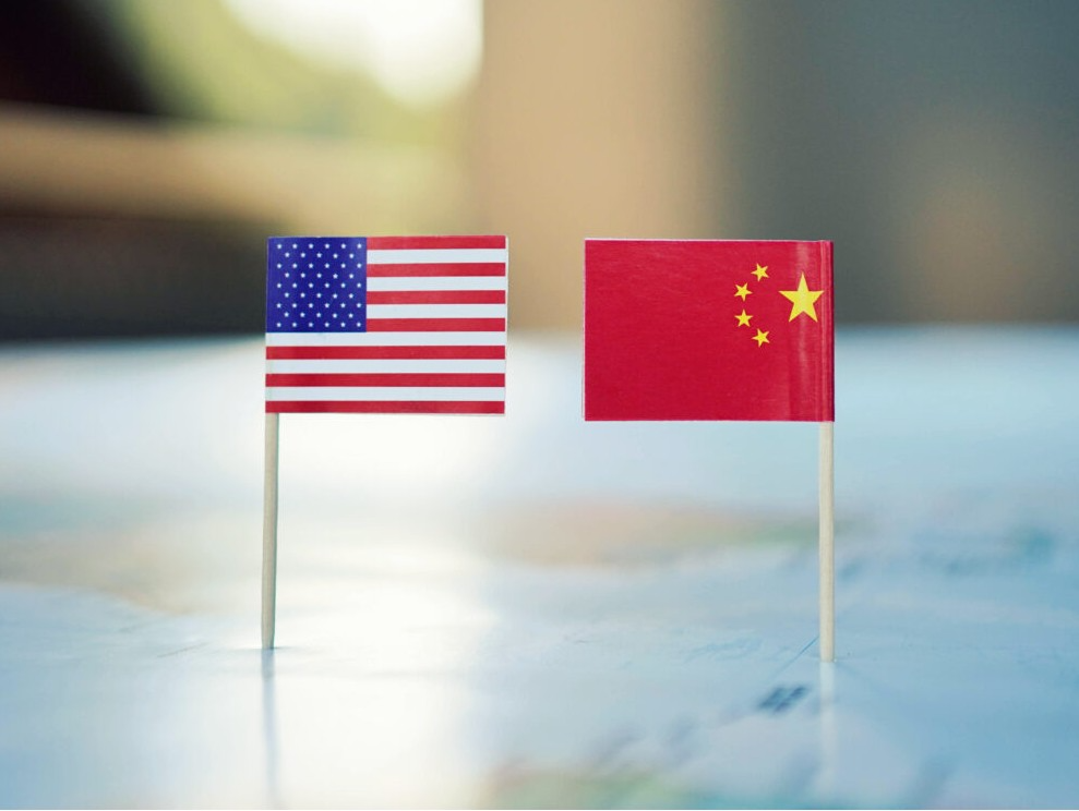 US and China flags